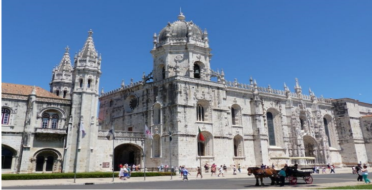 Lisbon - Obidos - Alcobaça - Batalha - Coimbra